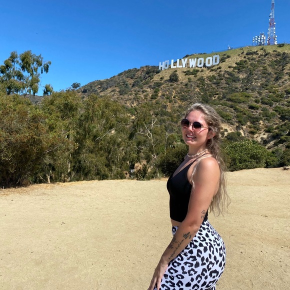 Meet Your Posher! - Picture 6 of 11